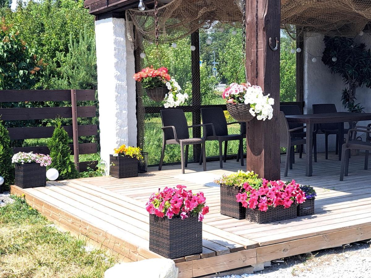 Kullerkupu Hostel Kuressaare Exterior foto